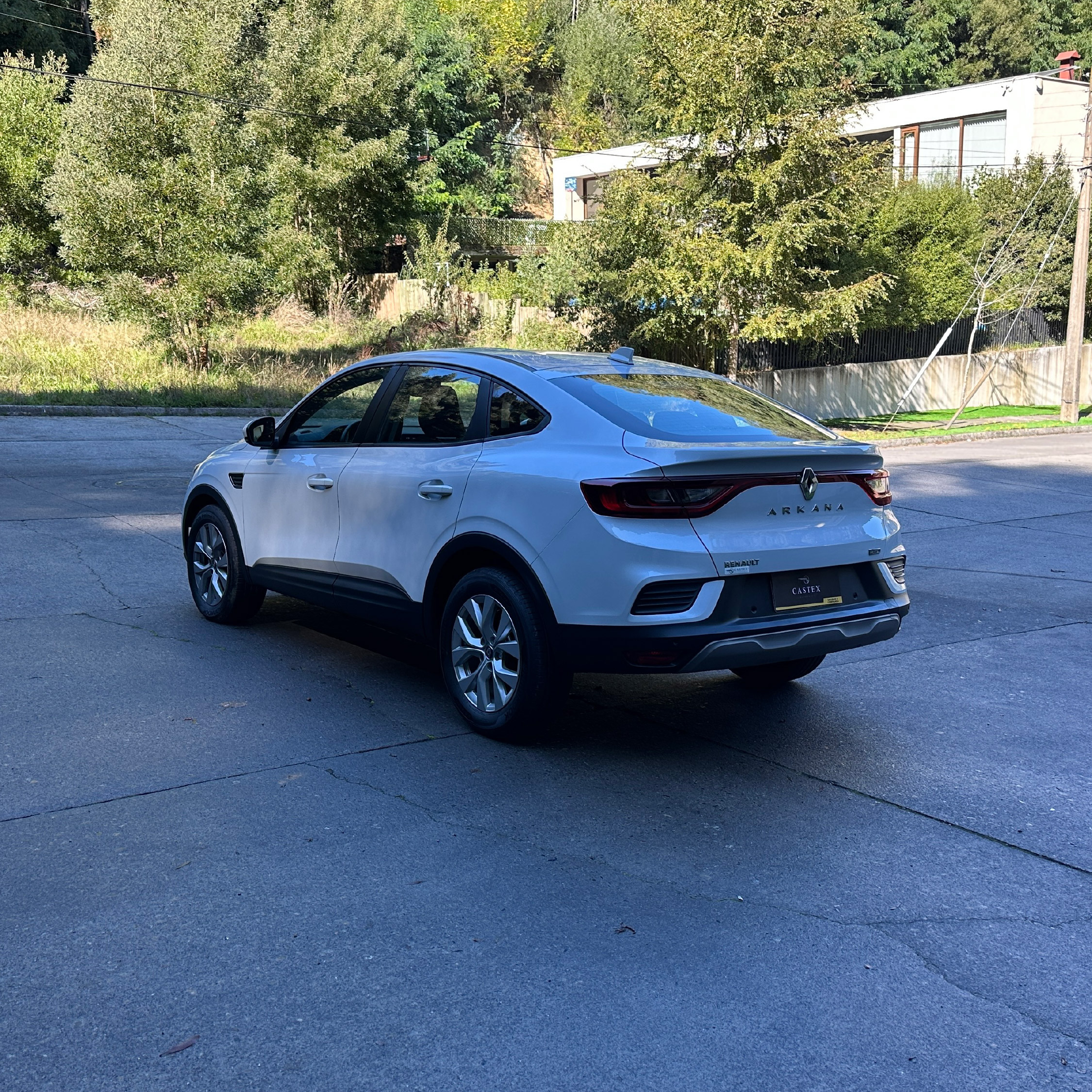 Renault Arkana — foto 3 de 19