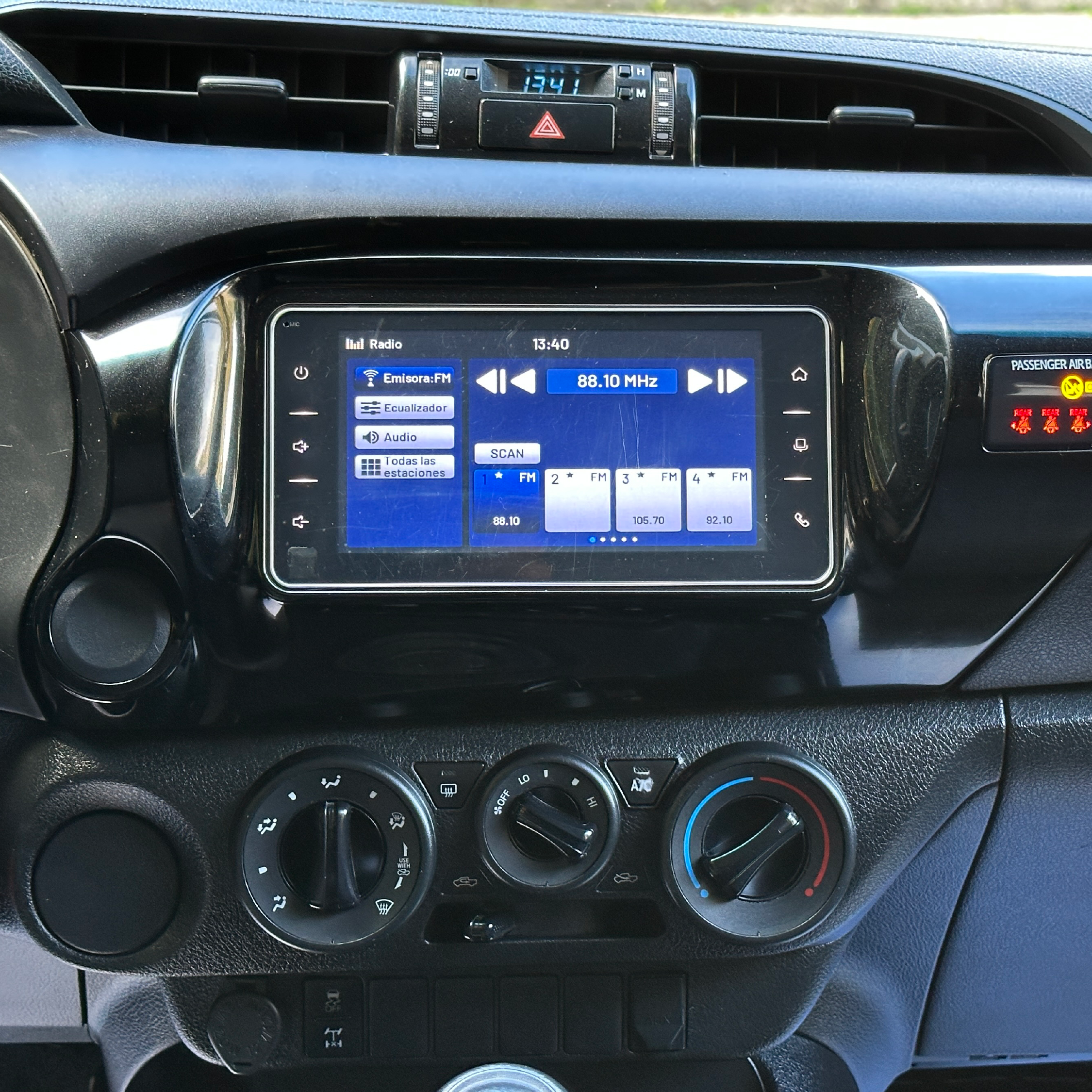 Toyota Hilux — foto 8 de 11