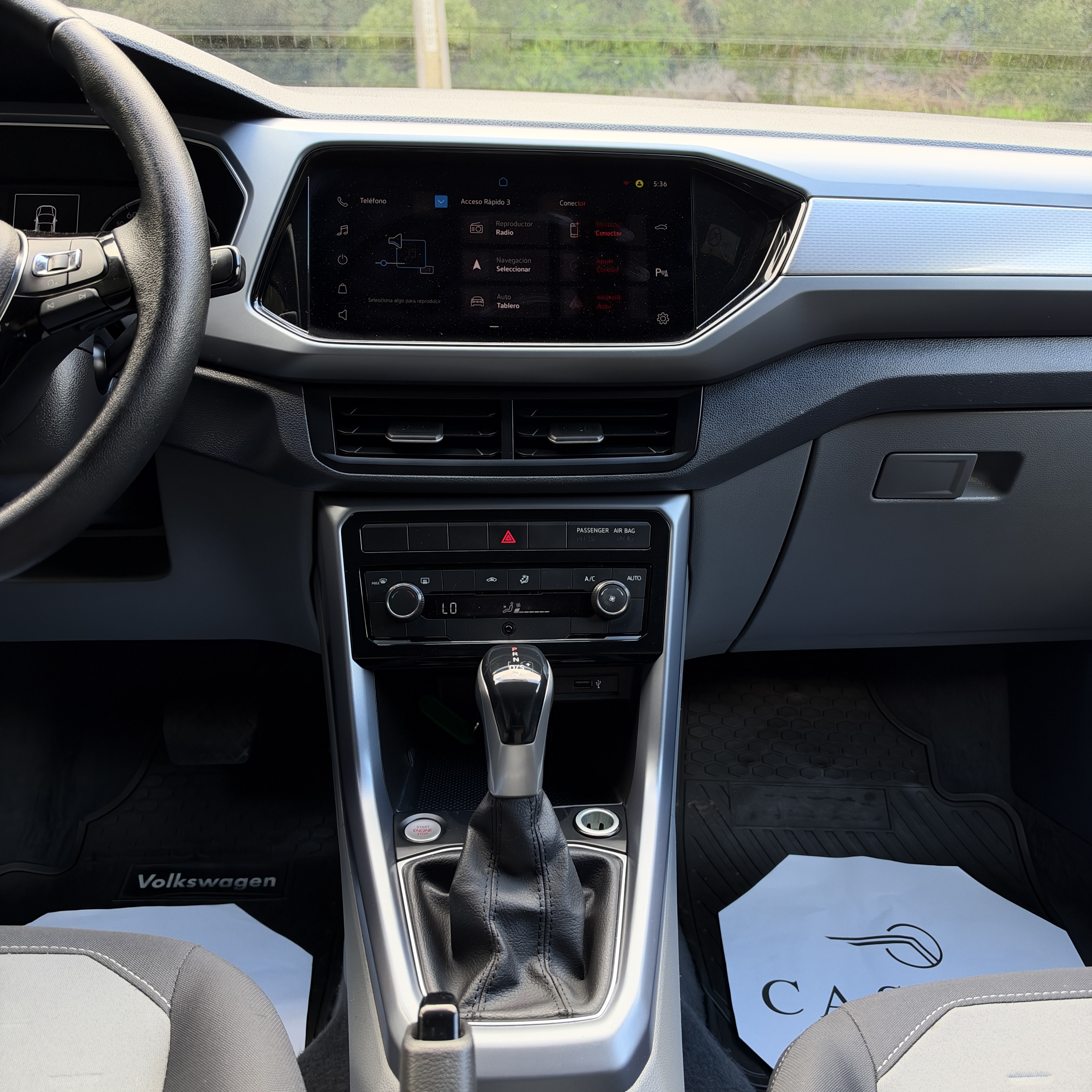 Volkswagen T-Cross — foto 7 de 15