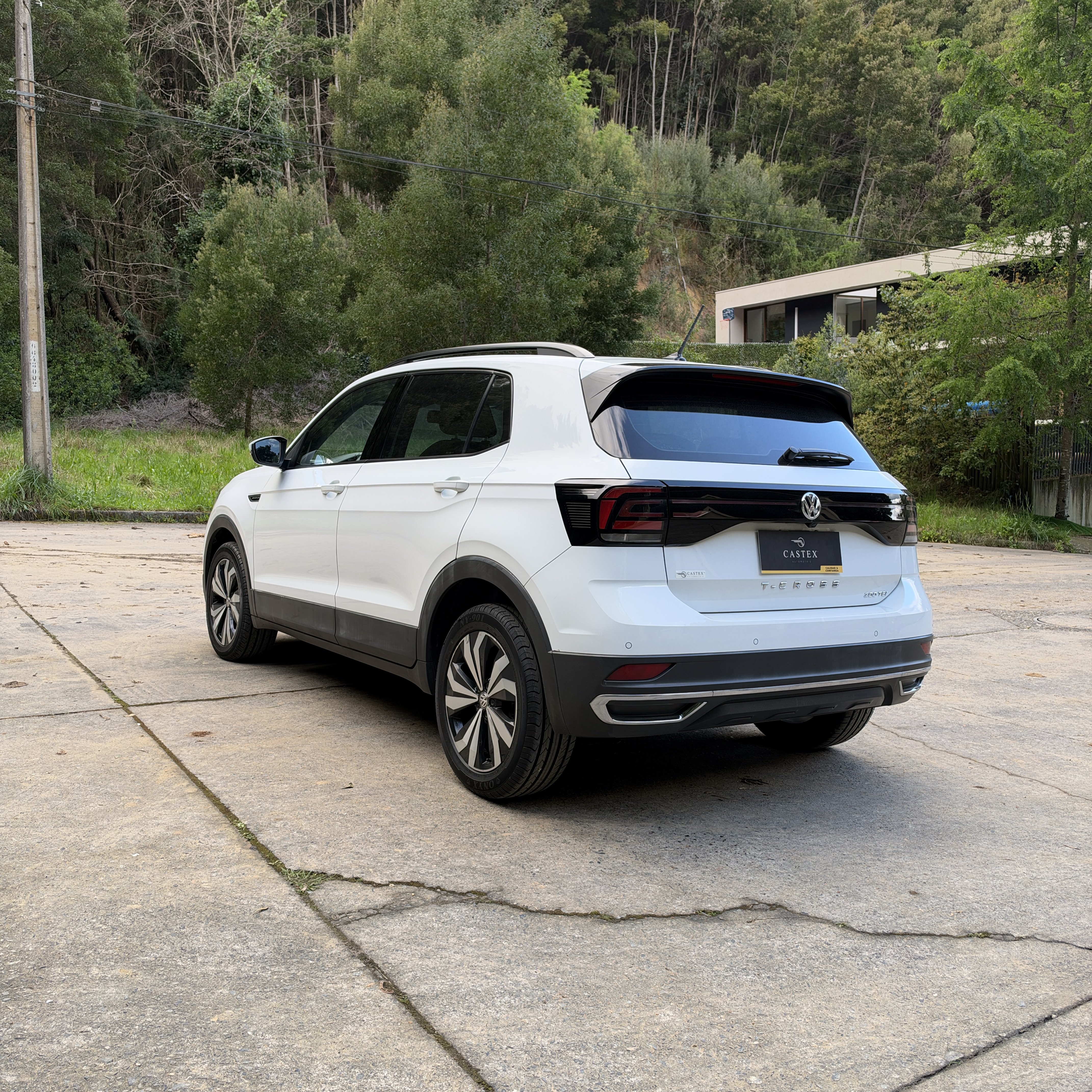 Volkswagen T-Cross — foto 12 de 15