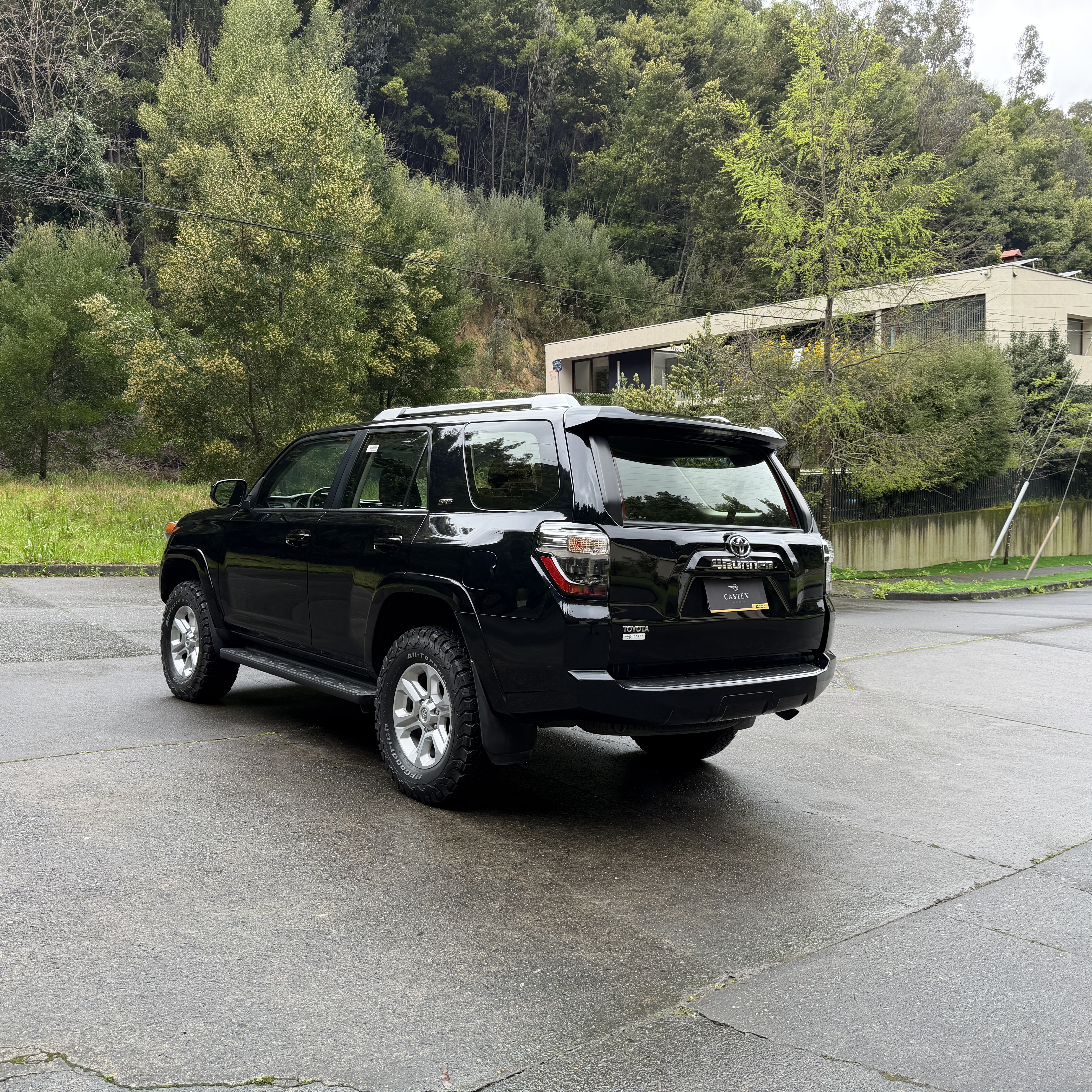 Toyota 4Runner — foto 7 de 11