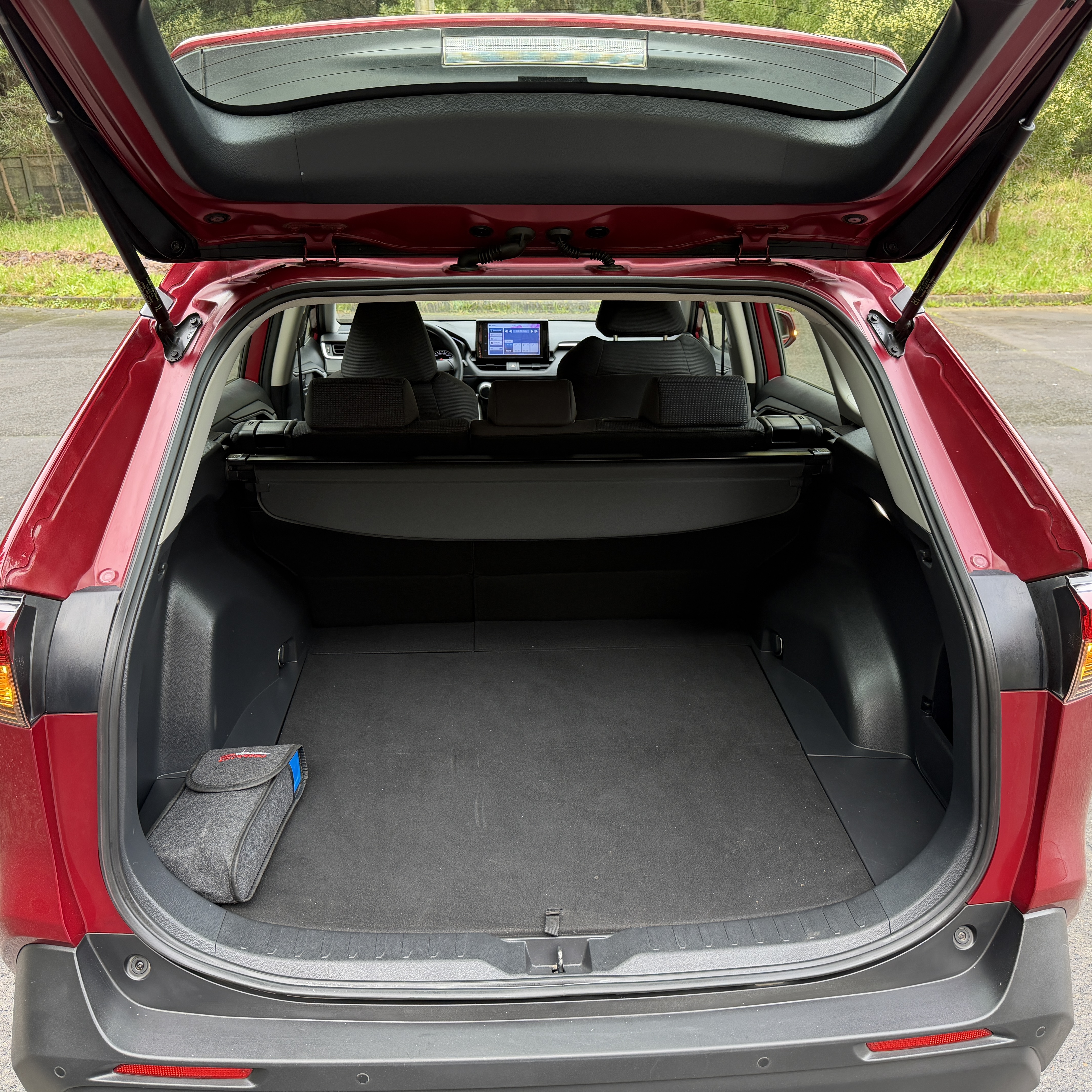 Toyota RAV4 — foto 9 de 10