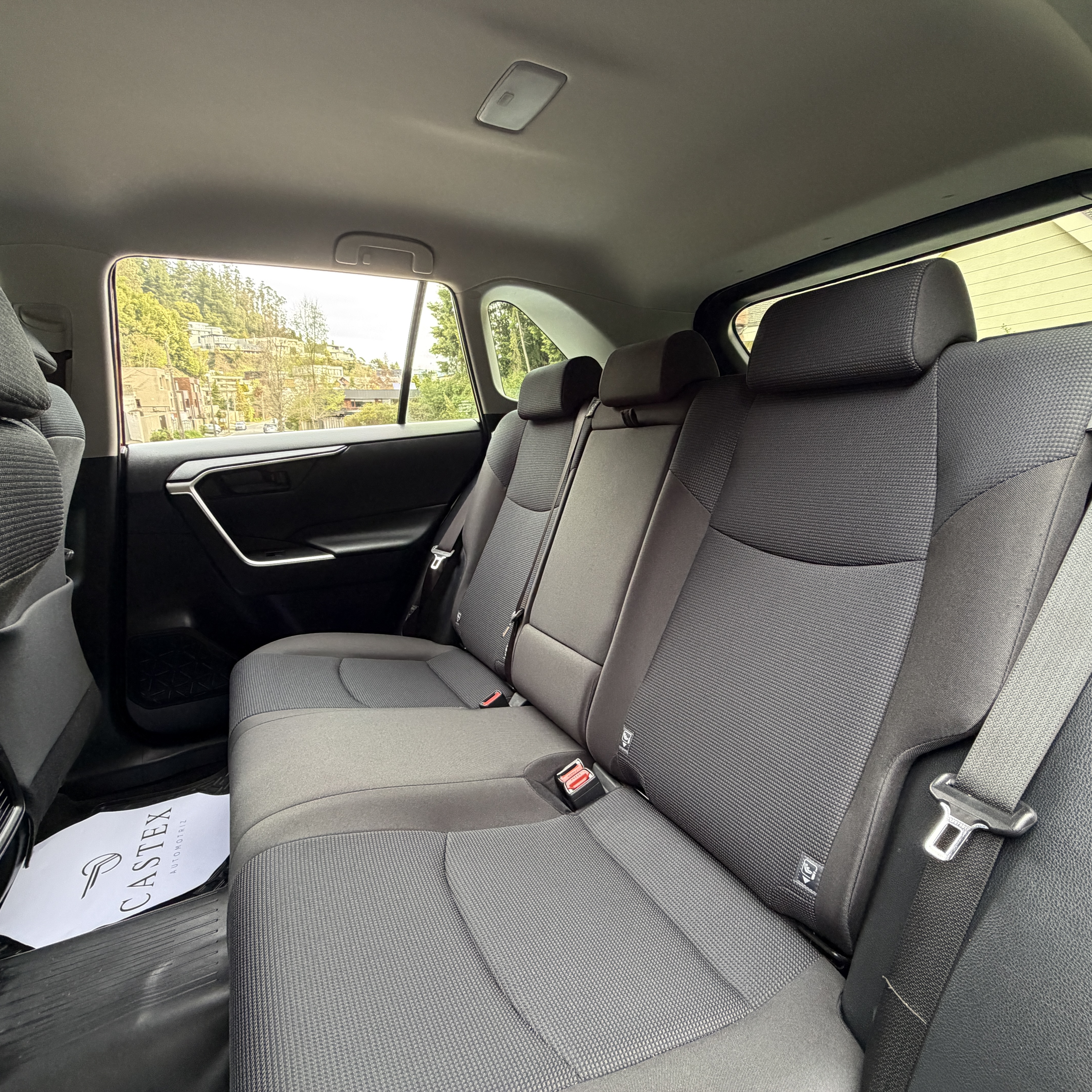 Toyota RAV4 — foto 4 de 10