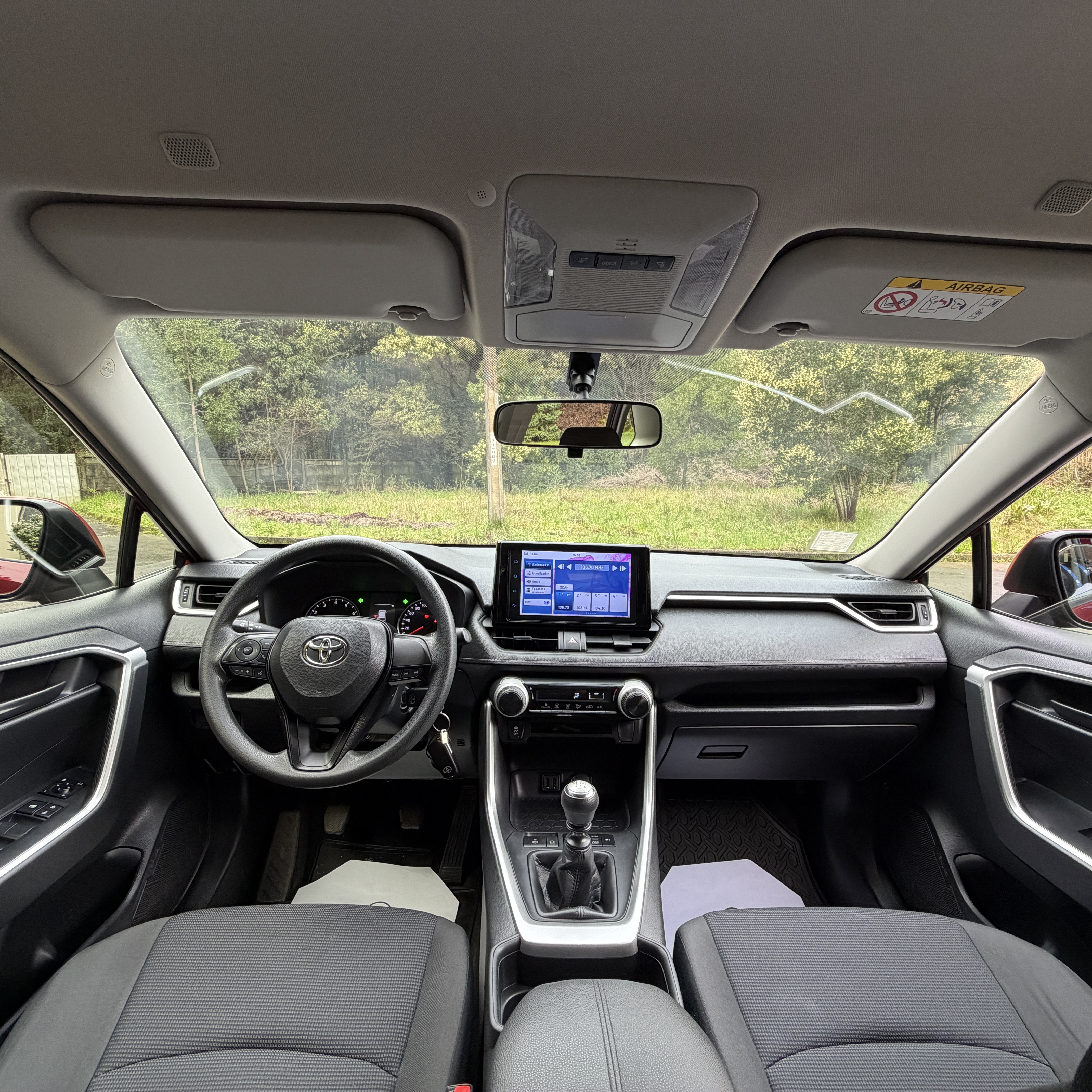 Toyota RAV4 — foto 5 de 10