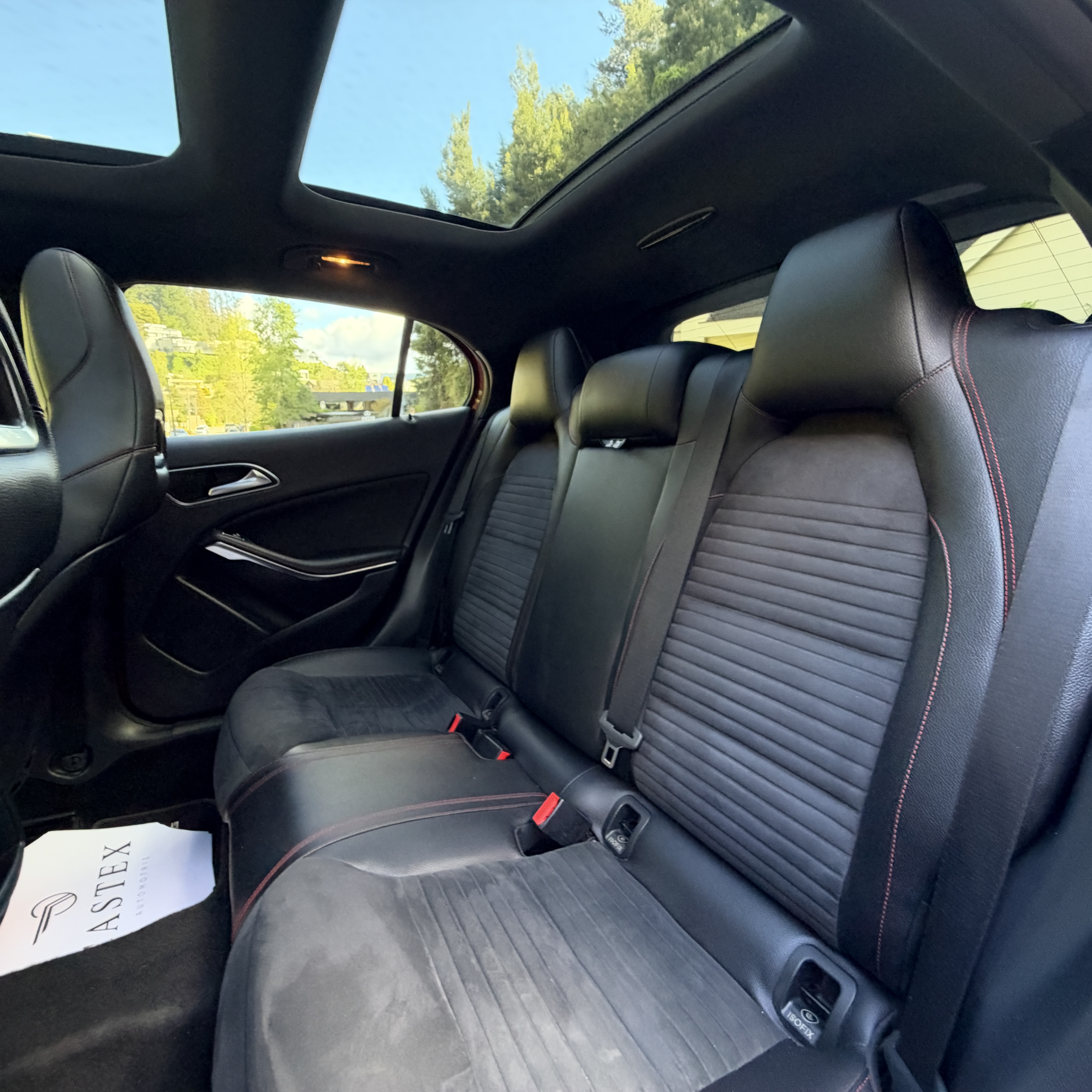 Mercedes-Benz Gla220 D — foto 6 de 15