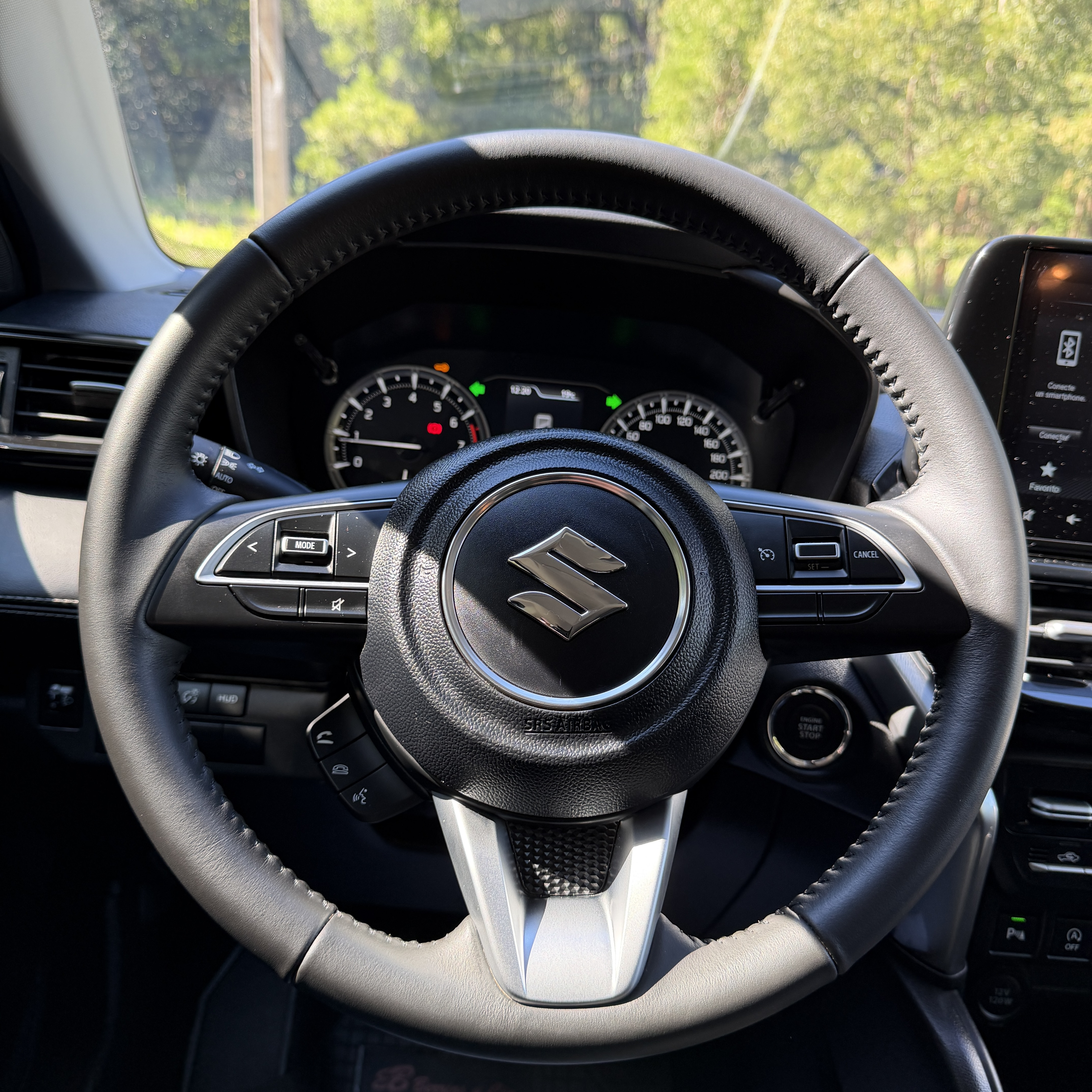 Suzuki Grand Vitara — foto 10 de 15
