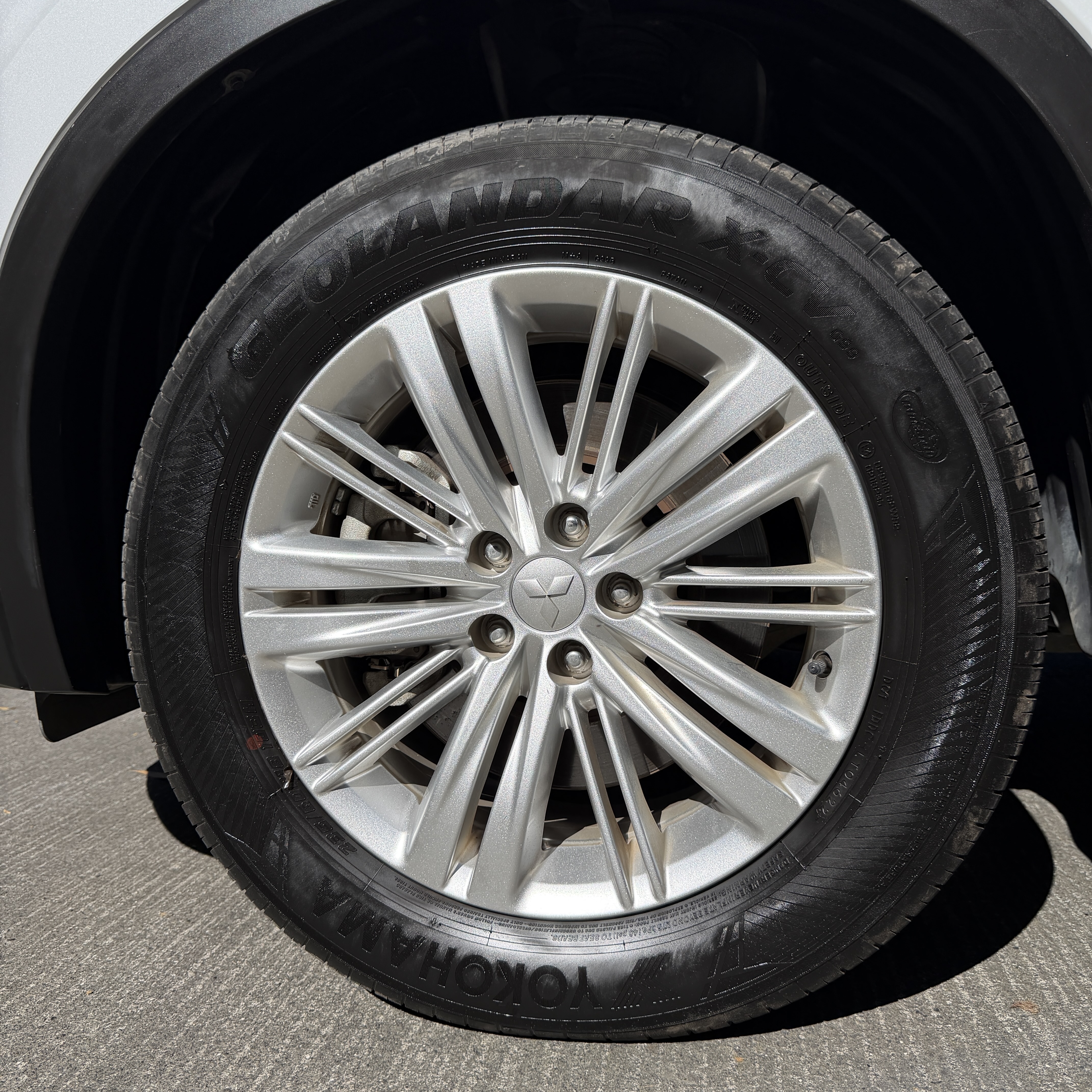 Mitsubishi Outlander — foto 7 de 15