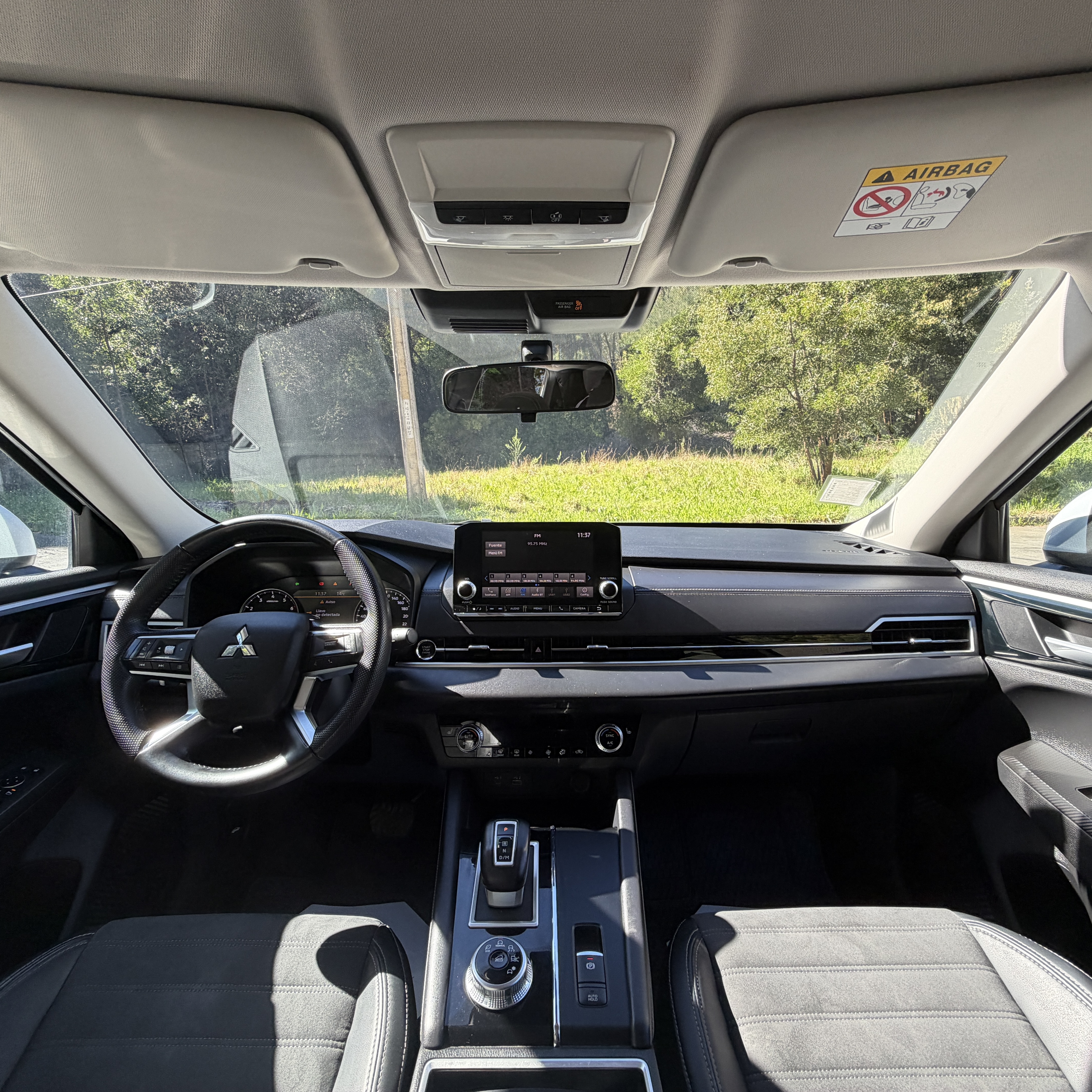 Mitsubishi Outlander — foto 4 de 15