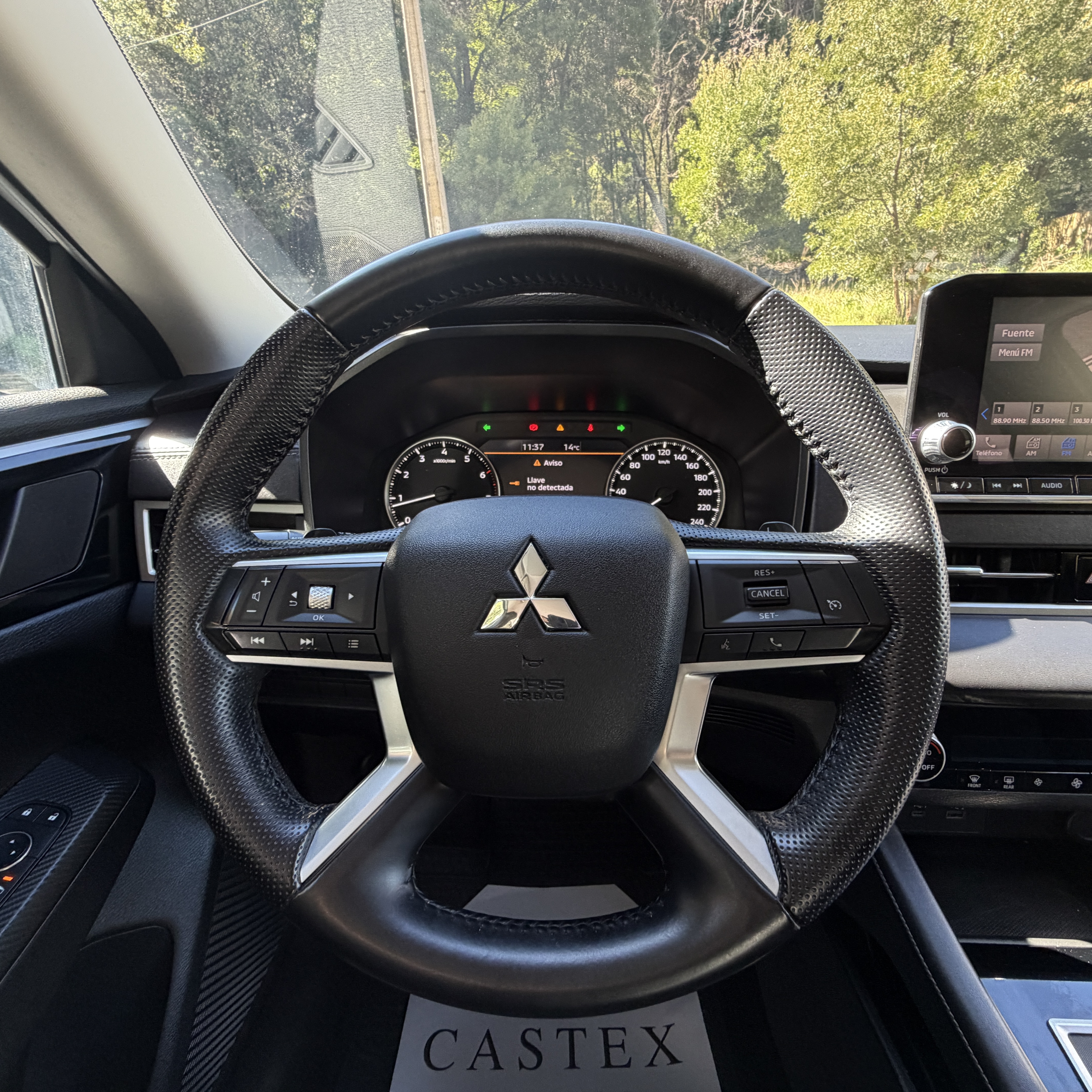 Mitsubishi Outlander — foto 5 de 15