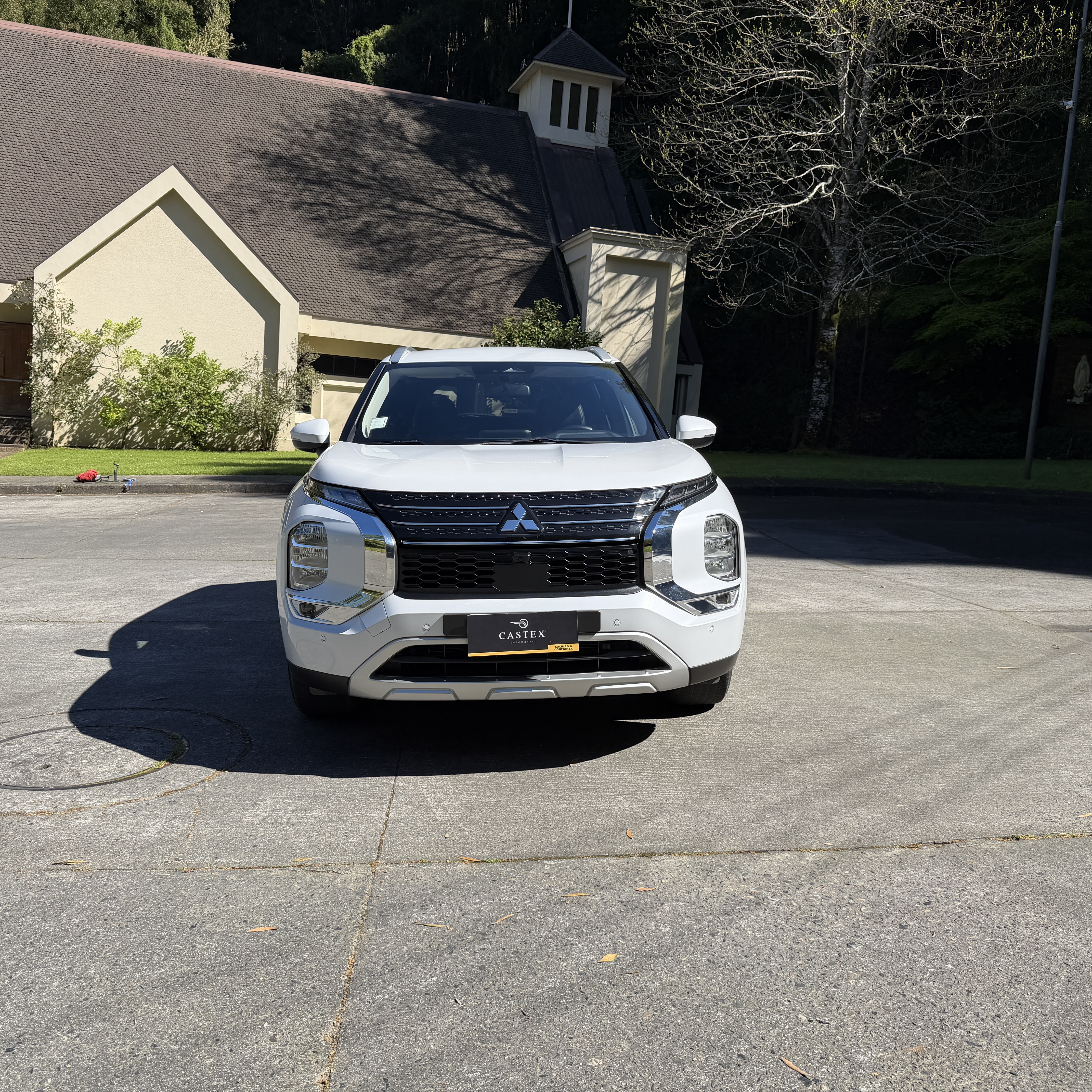 Mitsubishi Outlander — foto 2 de 15