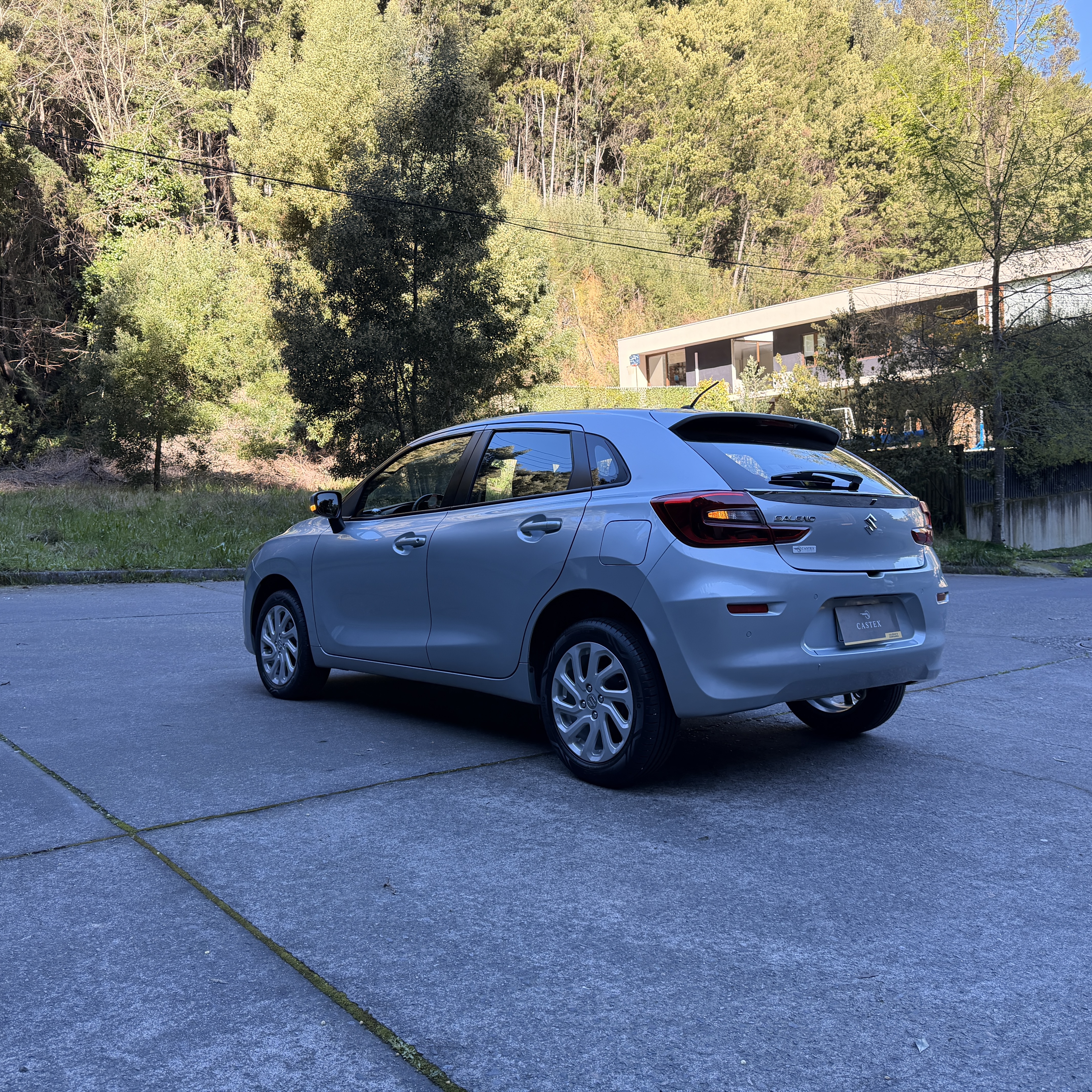 Suzuki Baleno — foto 9 de 11