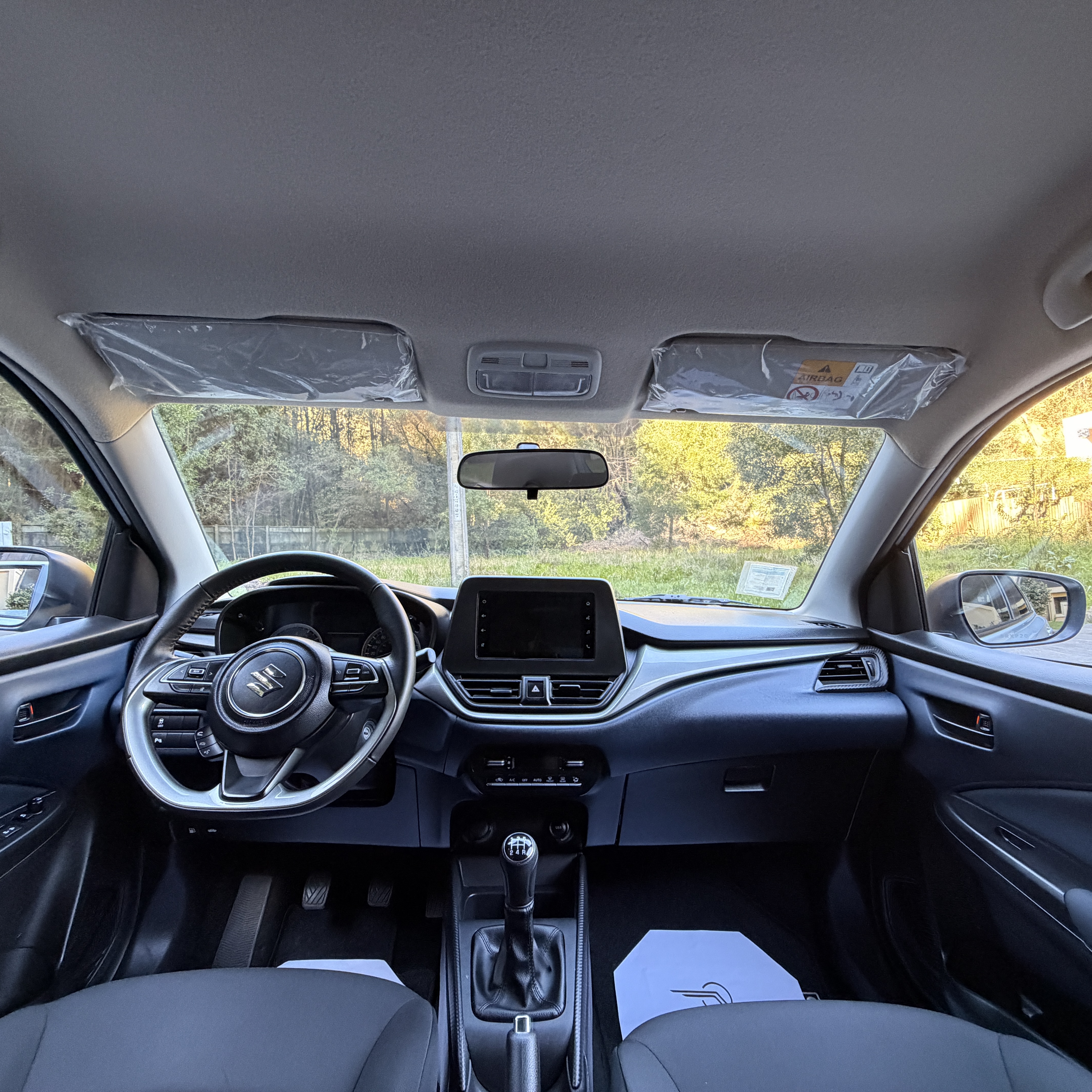 Suzuki Baleno — foto 5 de 11