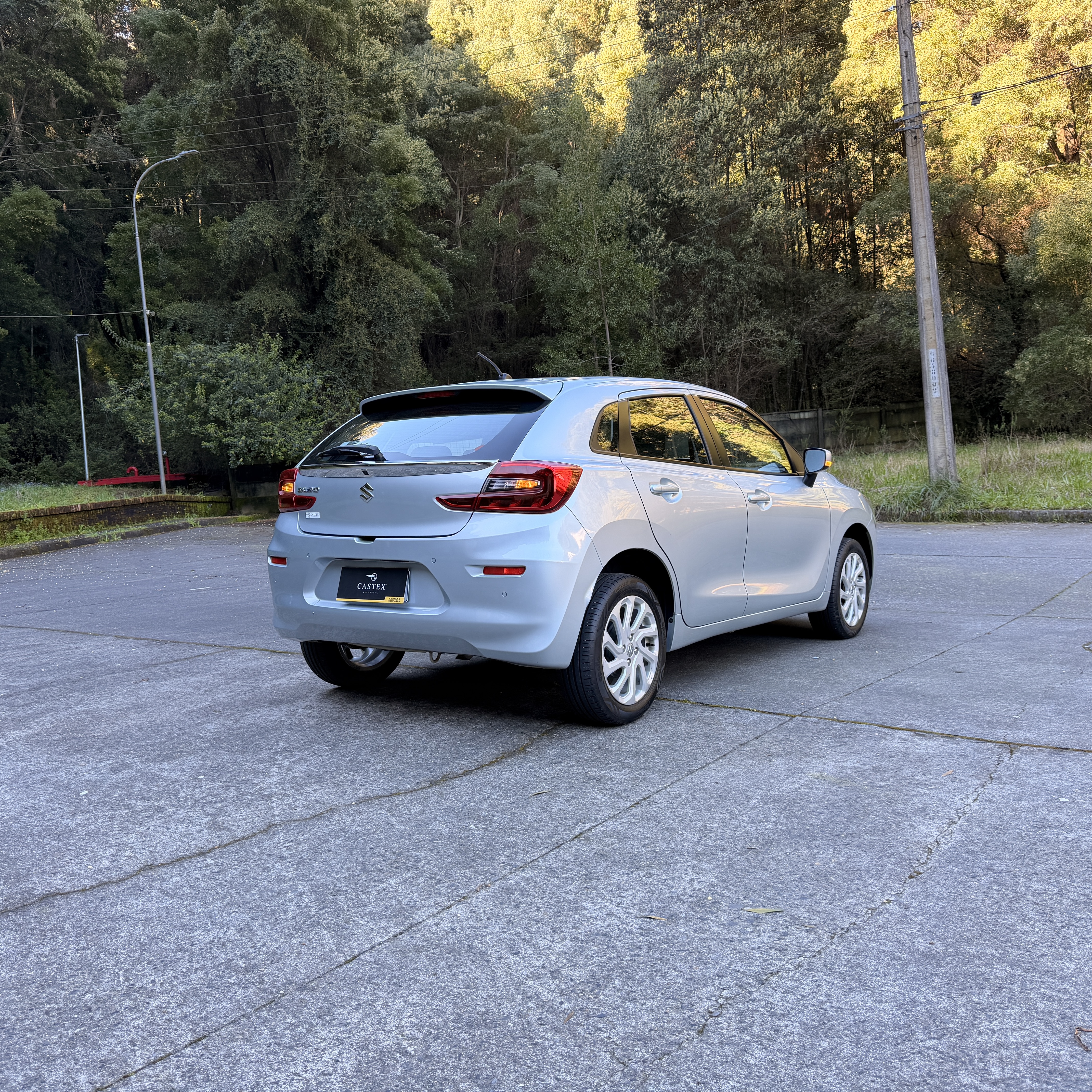 Suzuki Baleno — foto 8 de 11