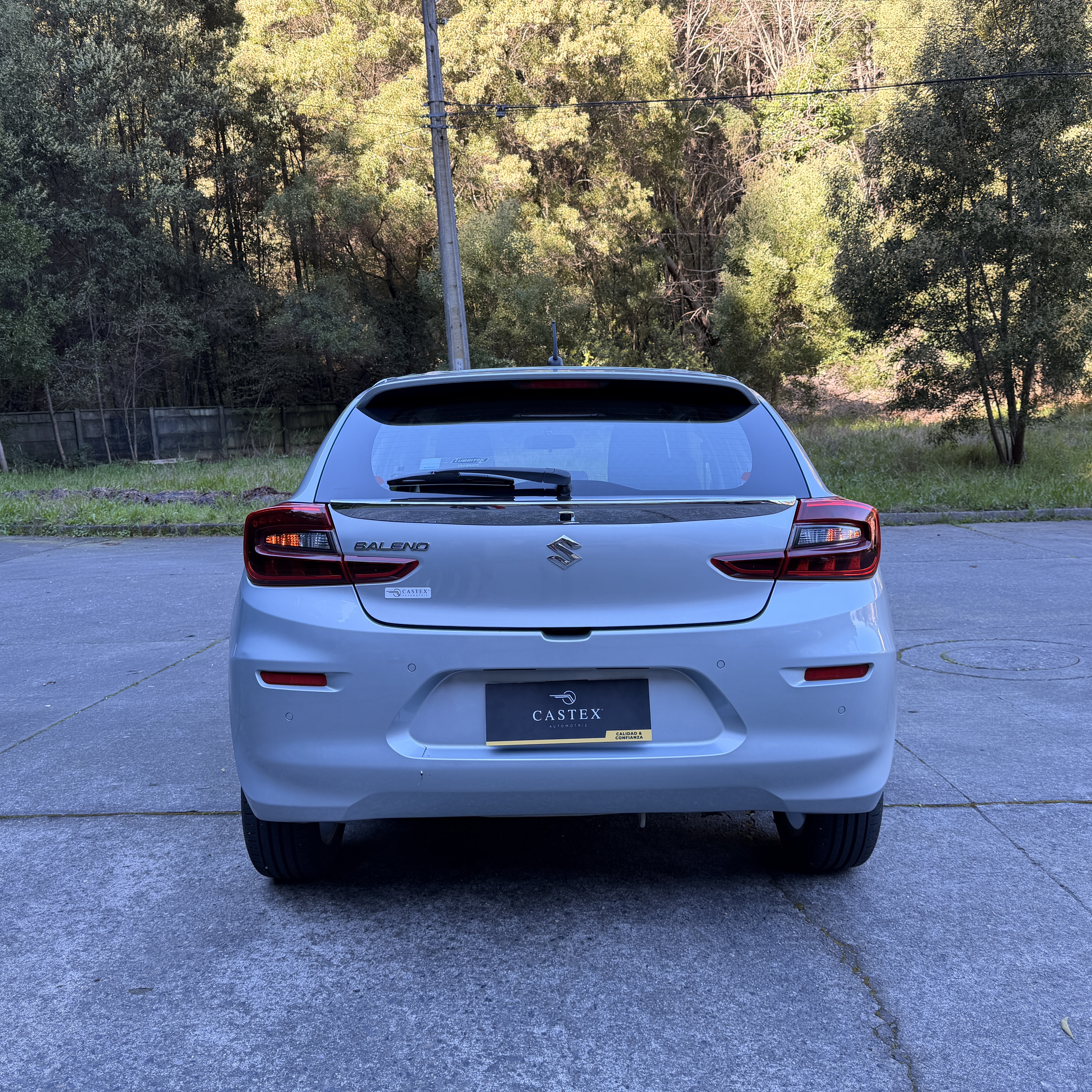 Suzuki Baleno — foto 11 de 11