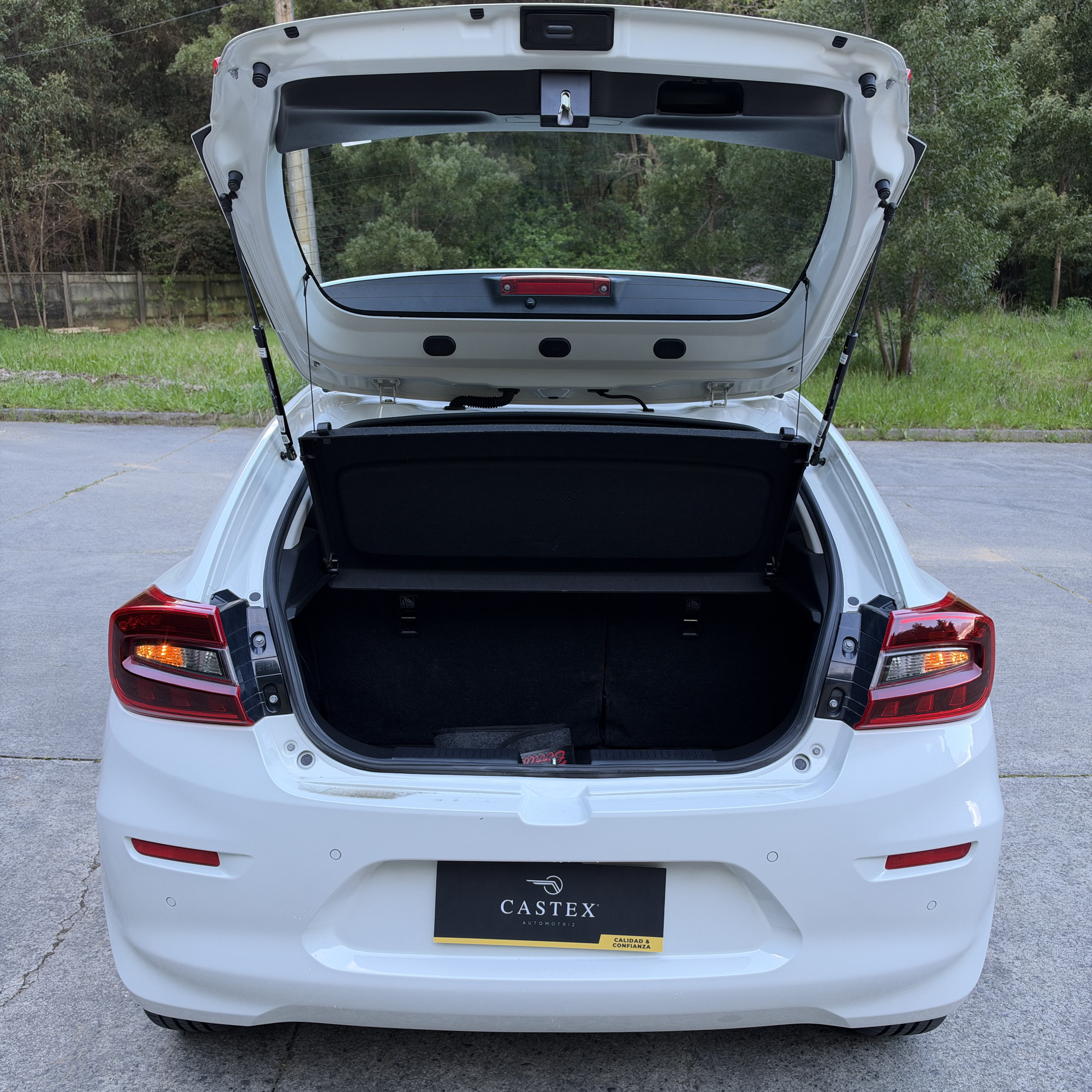 Suzuki Baleno — foto 19 de 20