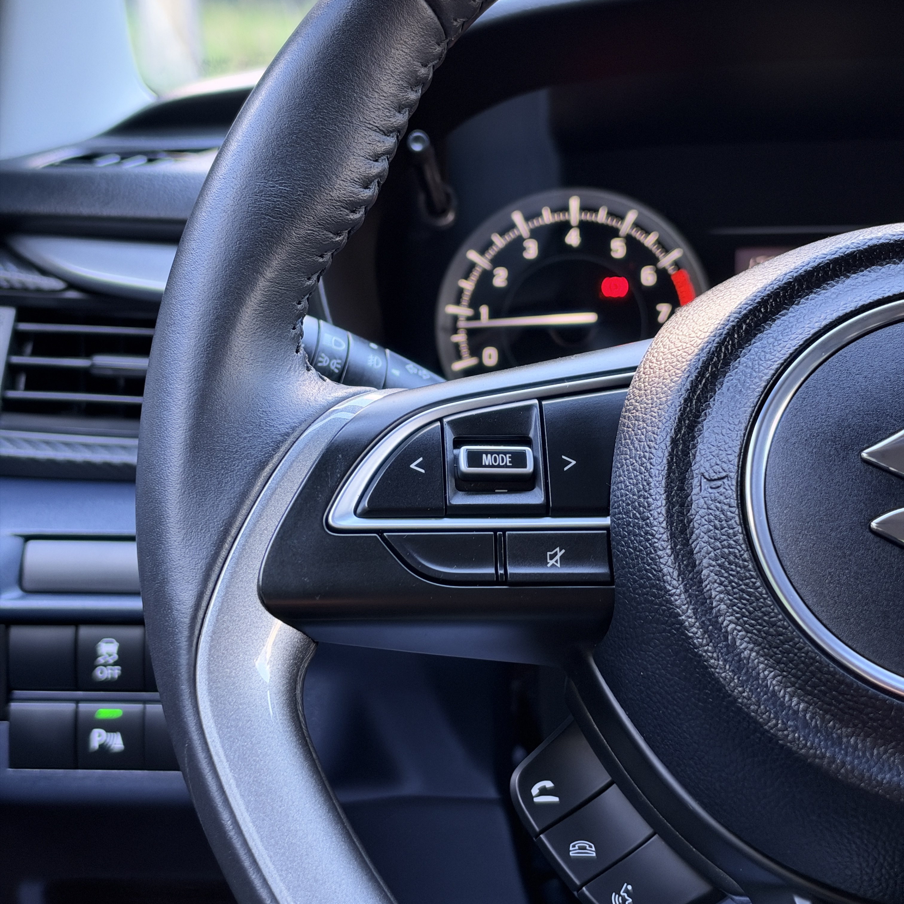 Suzuki Baleno — foto 10 de 20