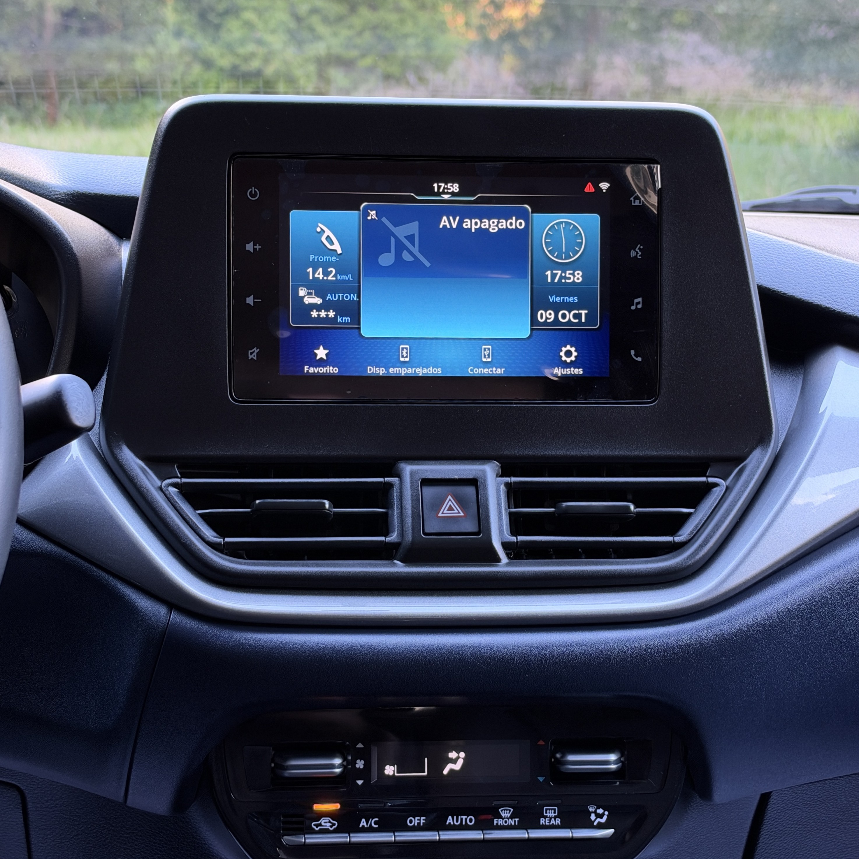 Suzuki Baleno — foto 12 de 20
