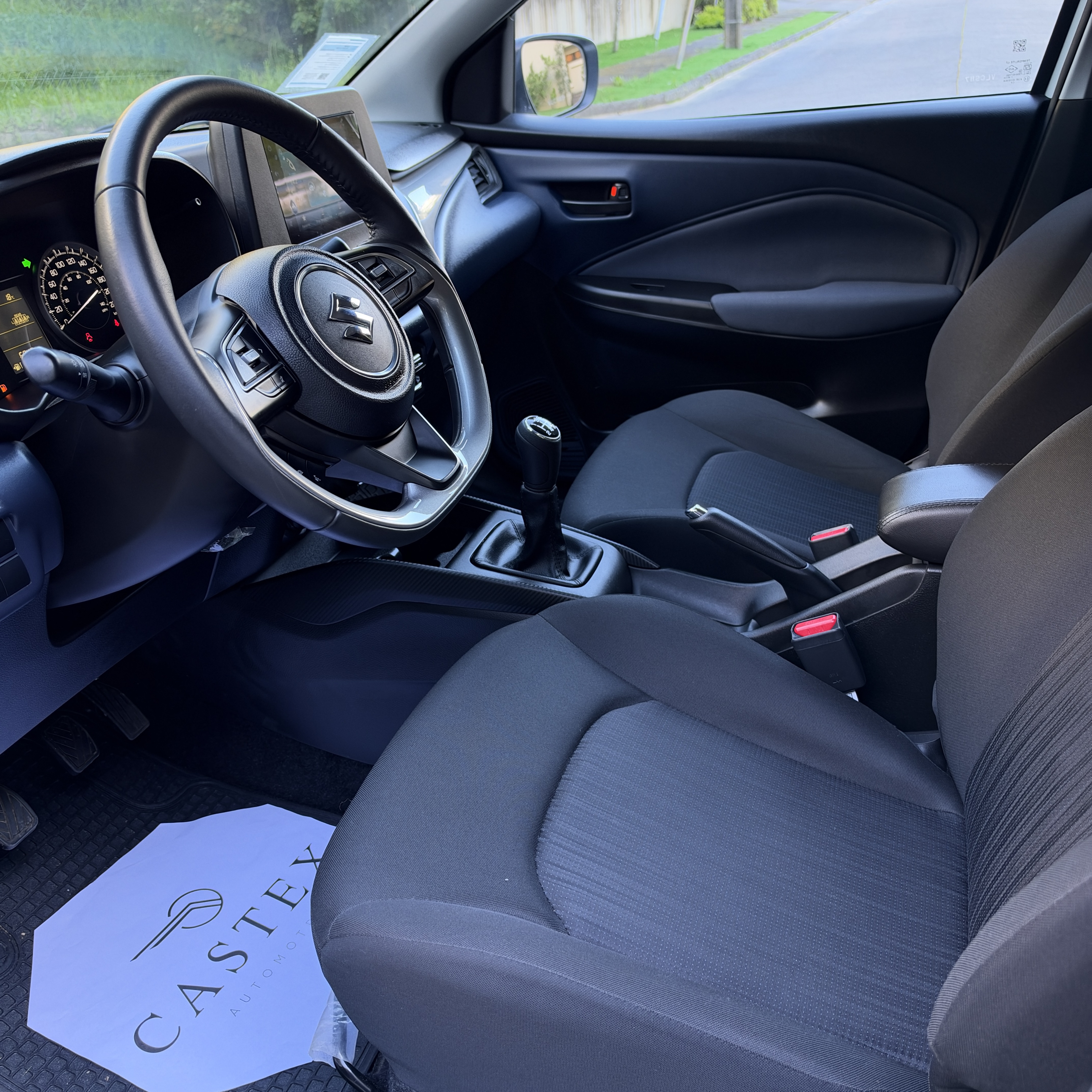 Suzuki Baleno — foto 15 de 20