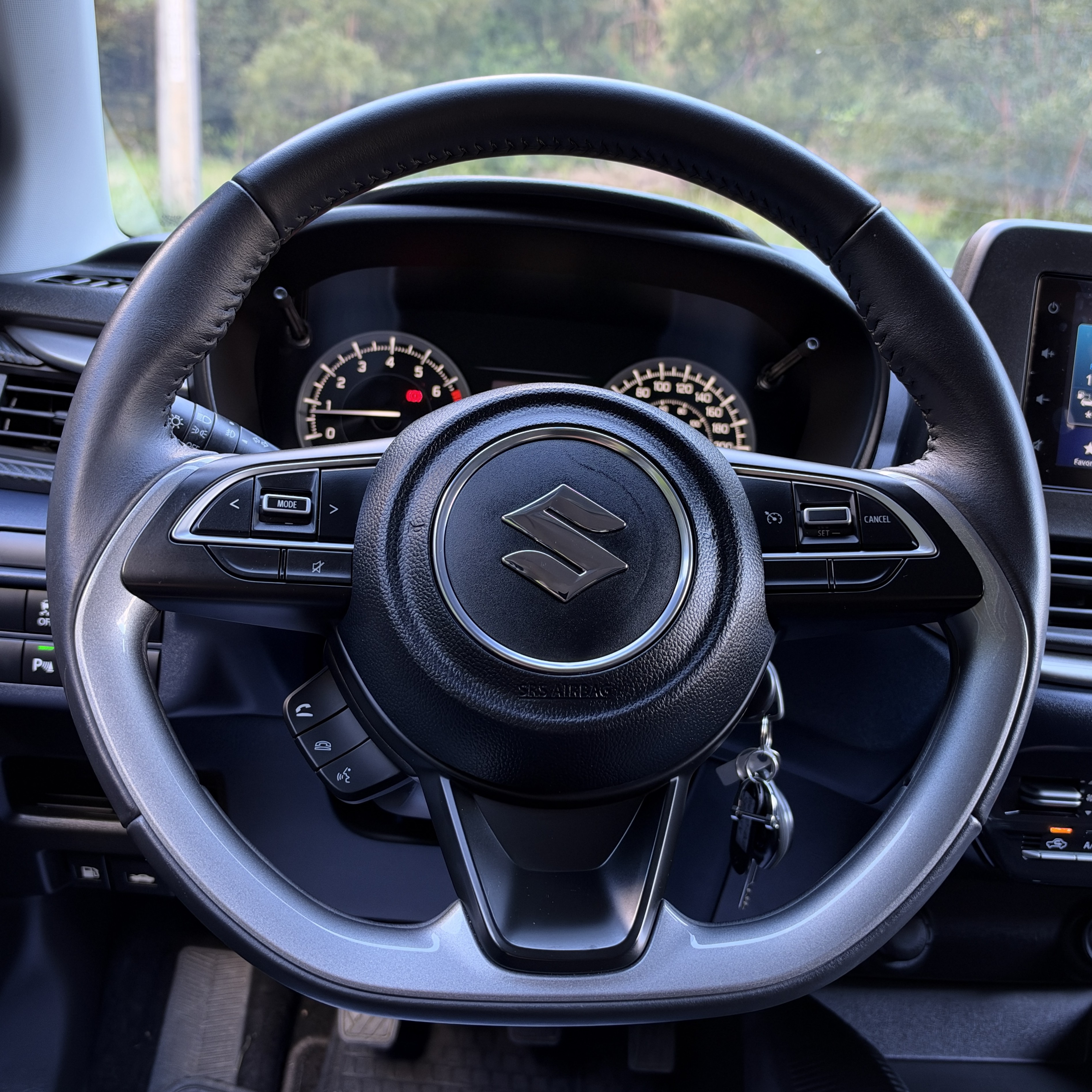 Suzuki Baleno — foto 7 de 20