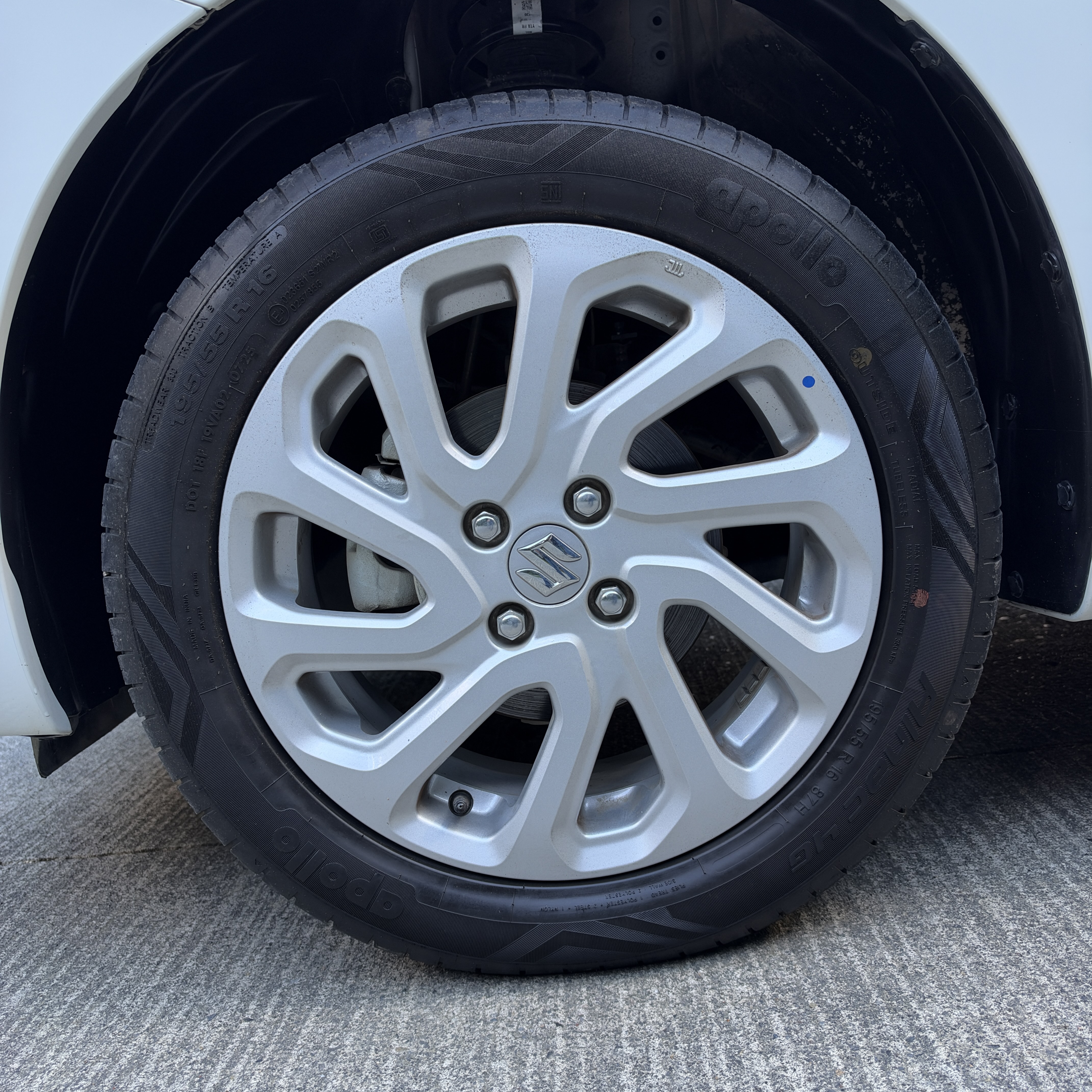 Suzuki Baleno — foto 6 de 20