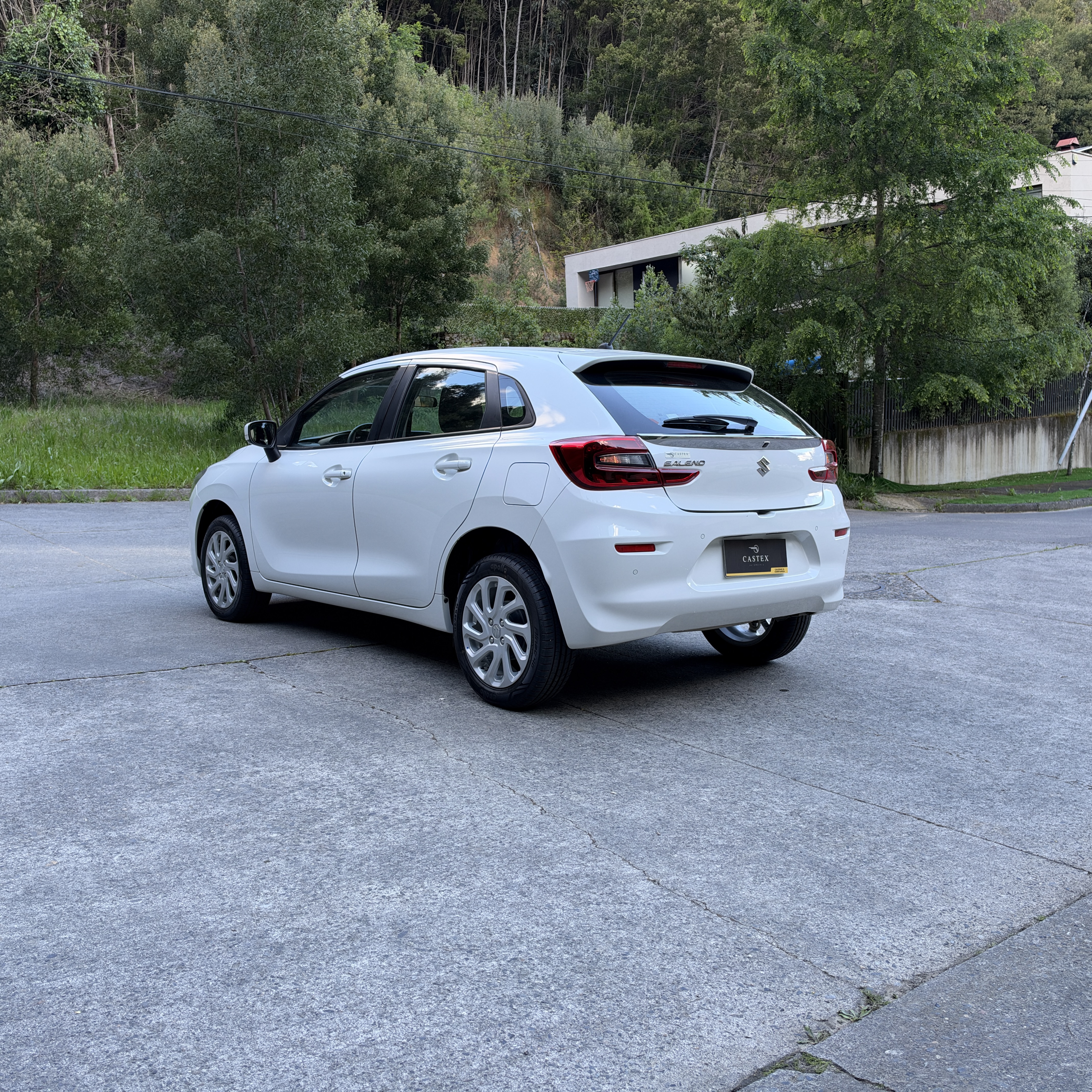Suzuki Baleno — foto 16 de 20