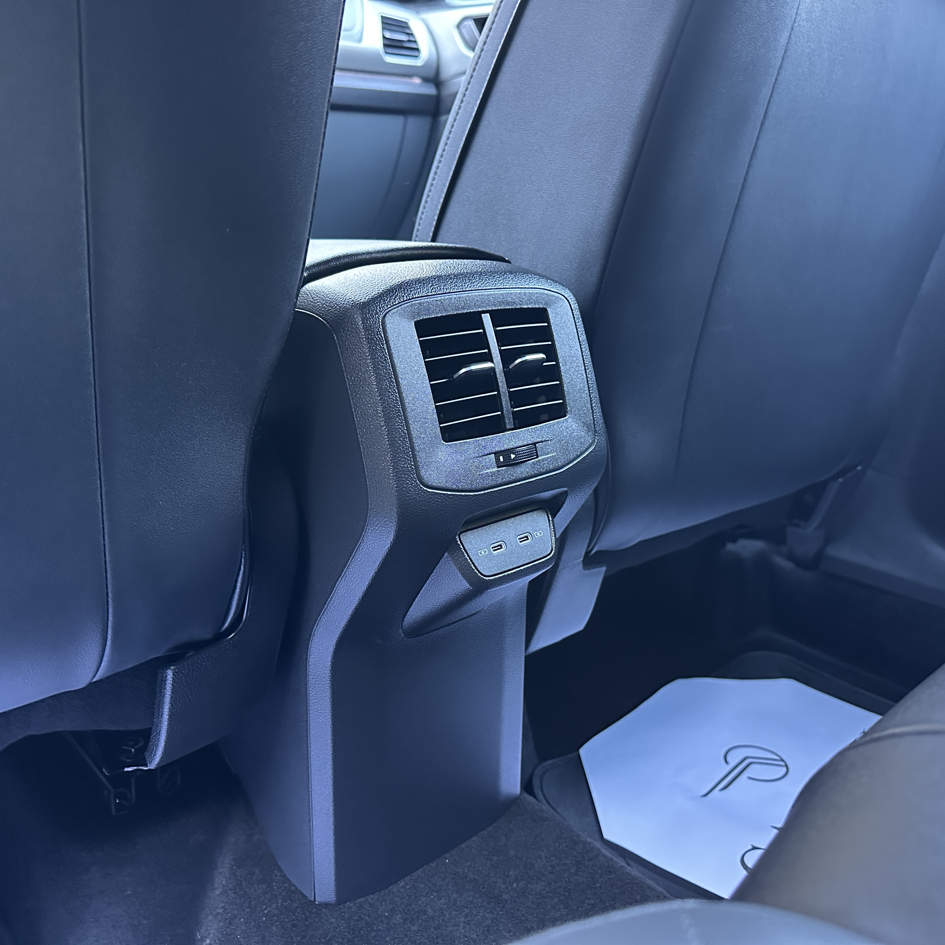 Volkswagen T-Cross — foto 6 de 11