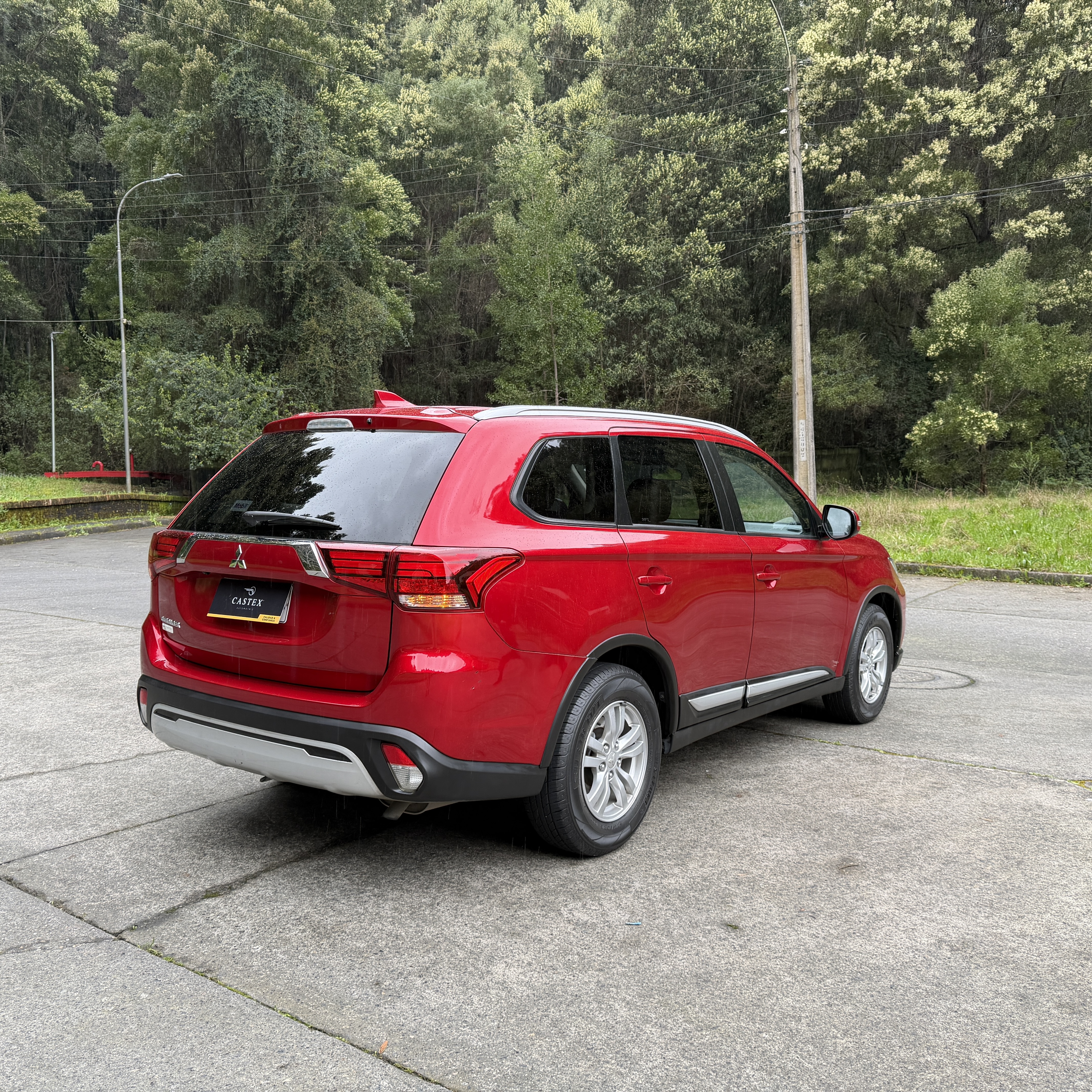 Mitsubishi Outlander — foto 8 de 10