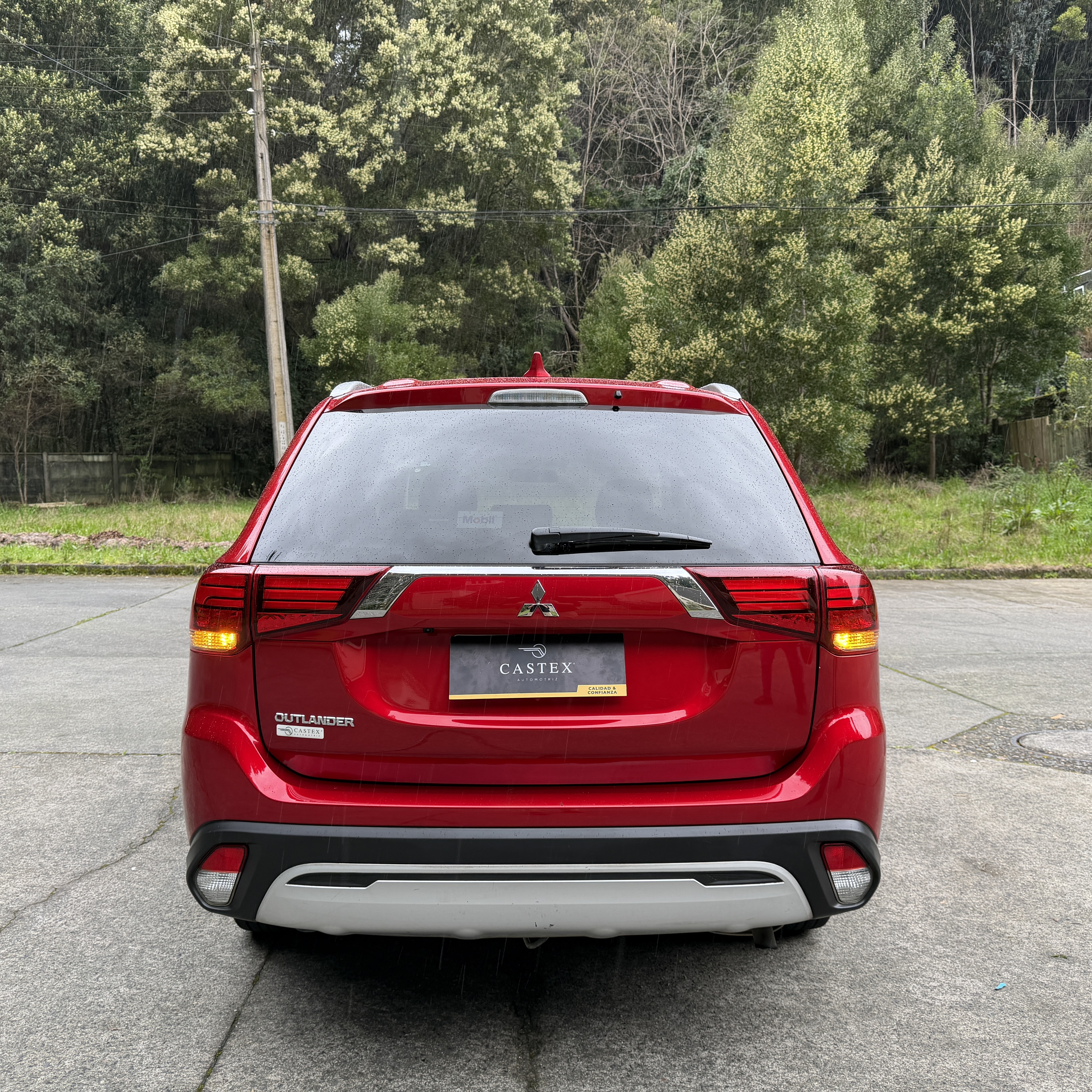Mitsubishi Outlander — foto 10 de 10