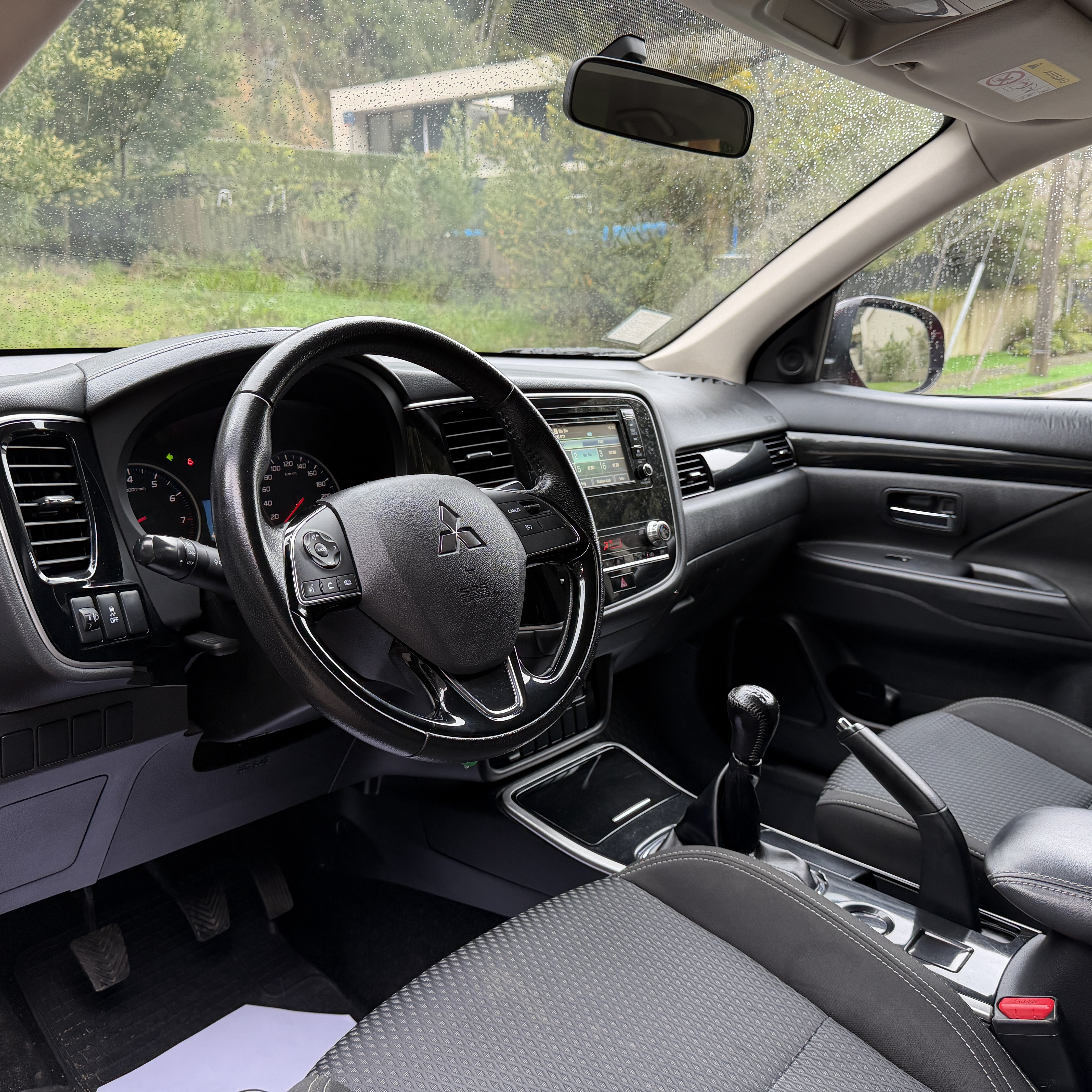 Mitsubishi Outlander — foto 4 de 10