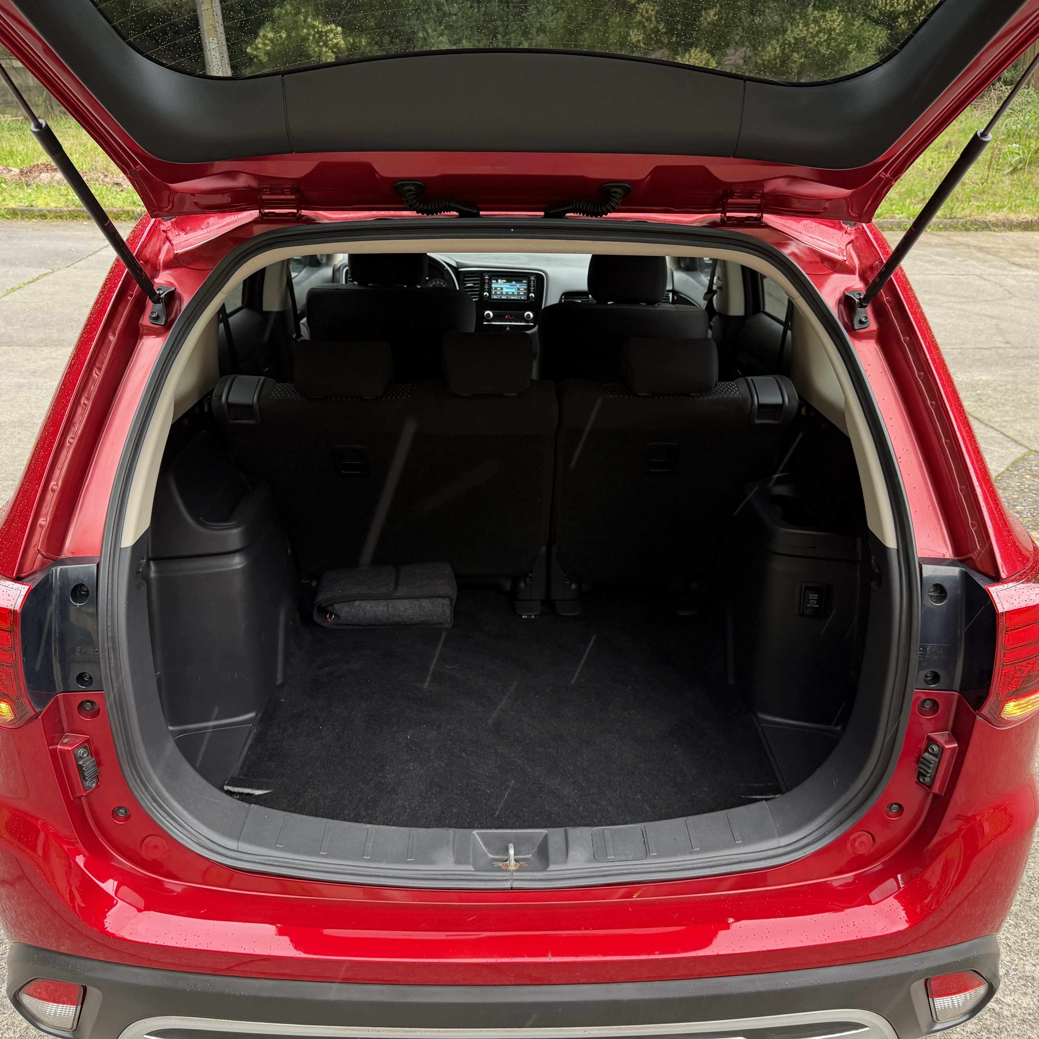 Mitsubishi Outlander — foto 9 de 10